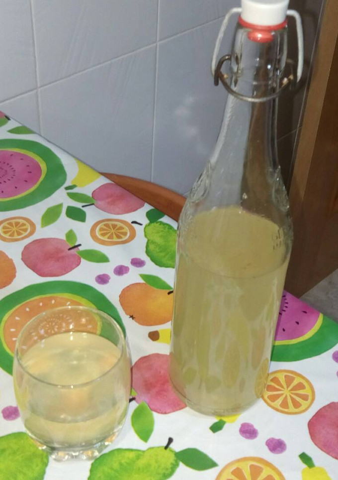 Una foto de Infusión de jengibre, limón y miel