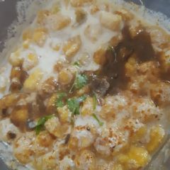 A picture of Dahi Phulkiyan.