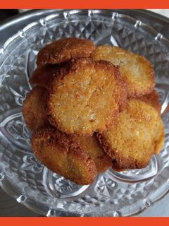 मीठी मठरी (Meethi mathri recipe in hindi) रेसिपी मुख्य फोटो