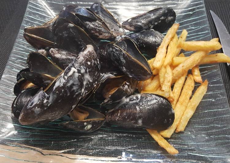 Comment Cuisiner Moule au roquefort