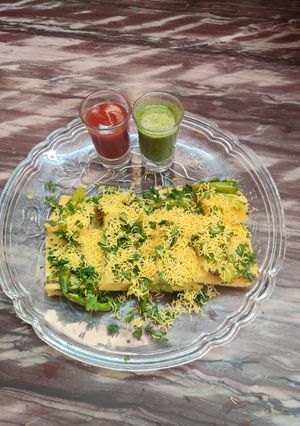 खमन ढोकला (khaman dhokla recipe in Hindi) रेसिपी मुख्य फोटो
