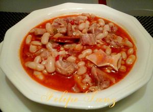 Foto principal de Alubias blancas con oreja y chorizo
