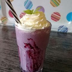 A picture of Blueberry milkshake.