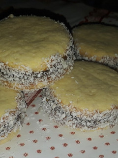 Una foto de Alfajores de maicena sin manteca