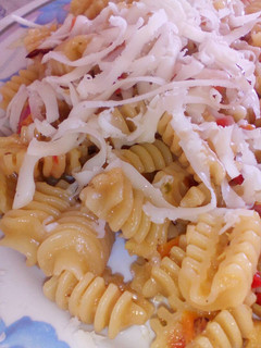 Una foto de Pasta con frutos secos y manzana🍎