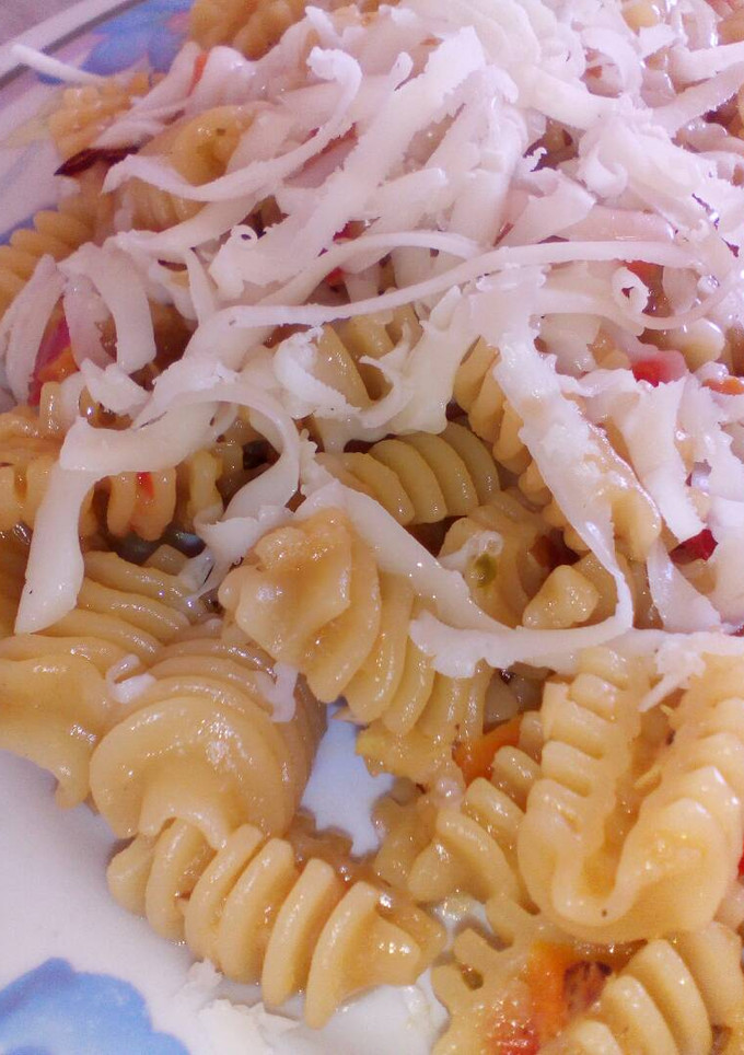 Una foto de Pasta con frutos secos y manzana🍎
