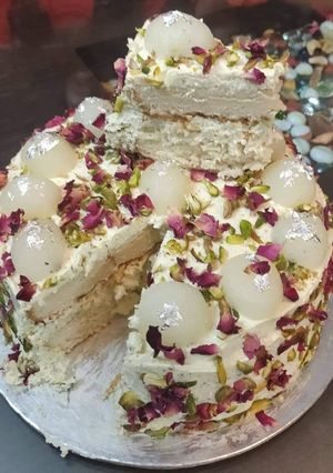 A picture of Rasmalai Cake.