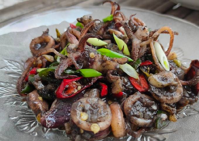 Resep Cumi Hitam Pedas Oleh Lyliput Kitchens Cookpad