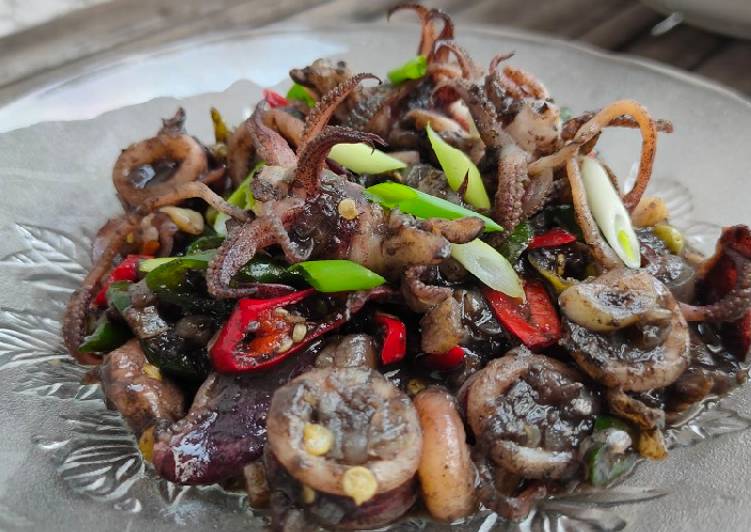 Resep Cumi Hitam Pedas yang mengenyangkan