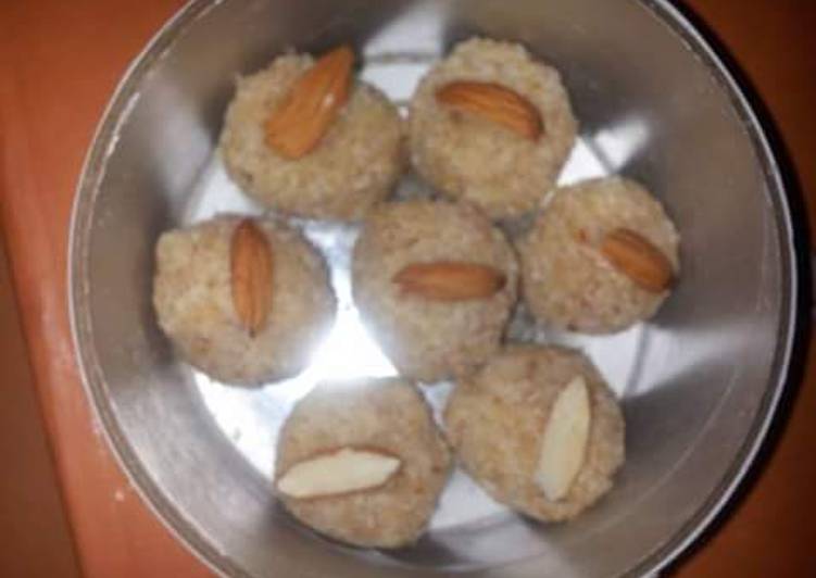 Instant rava coconut ladoo