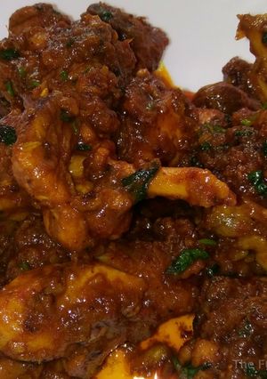 A picture of Chicken kassa recipe / Chicken in thick spicy gravy.