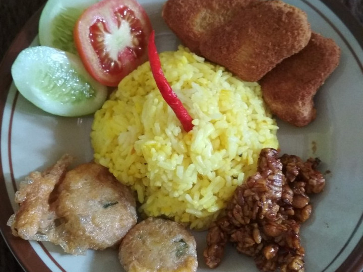 Resep: Nasi kuning sederhana untuk Ultah (rice cooker) Ekonomis