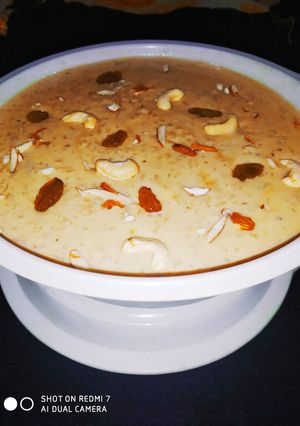 चावल की गुड़ वाली खीर(Chawal ki gud wali khaar recipe in Hindi) रेसिपी मुख्य फोटो