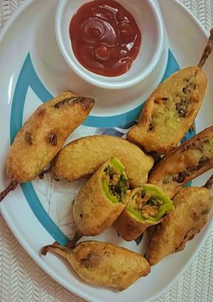 ભરેલા મરચા ના ભજીયા (Bharela Marcha Bhajiya Recipe In Gujarati) રેસીપી મુખ્ય ફોટો