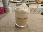 Una foto de crema de cuajada