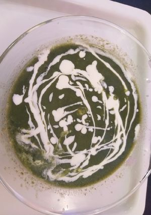 A picture of Spinach corn creamy soup.