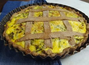 Una foto de Tarta de brócoli y queso integral