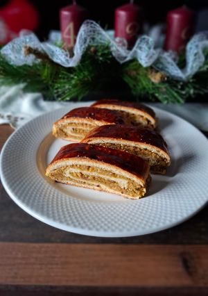 Pisztáciás-mandulás bejgli recept fotója