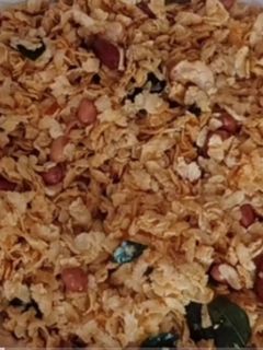 પૌંઆ નો ચેવડો (Poha Chevdo Recipe In Gujarati) રેસીપી મુખ્ય ફોટો