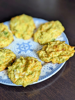 Una foto de Bocaditos de brócoli y zanahoria 🥦🥕
