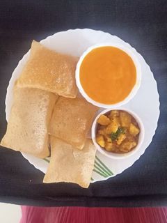 રસ પૂરી અને બટાકા નું શાક (Ras Poori Bataka Shak Recipe In Gujarati) રેસીપી મુખ્ય ફોટો