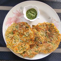 A picture of Mung Dal chilla.