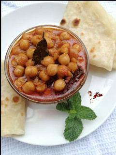 A picture of Chickpea Curry.