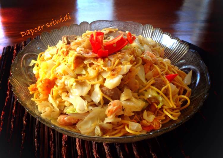 Mie goreng bumbu ulek dan iris