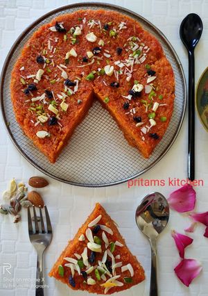 गाजर का हलवा (Gajar ka halwa recipe in Hindi) रेसिपी मुख्य फोटो