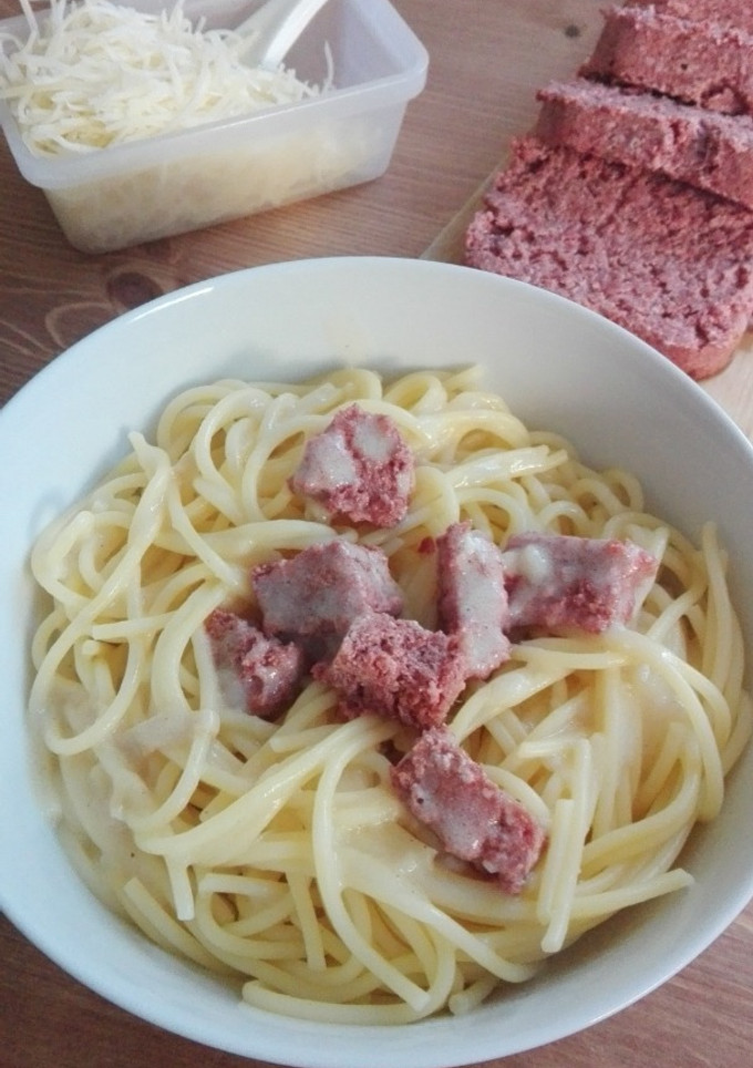 Una foto de Spahetti con bechamel y magro de cerdo (sin gluten)