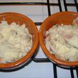 Cazuelas individuales de almejas, cholgas, etc gratinadas con salsa blanca