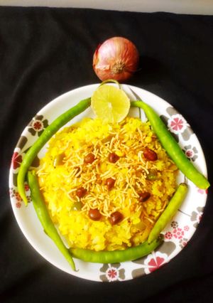 कांदा पोहा (kanda poha reicpe in Hindi) रेसिपी मुख्य फोटो