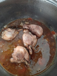 Una foto de Pollo en salsa