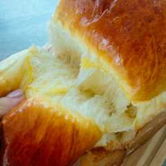 A picture of Hokkaido Milk Loaf (Roti Tawar).