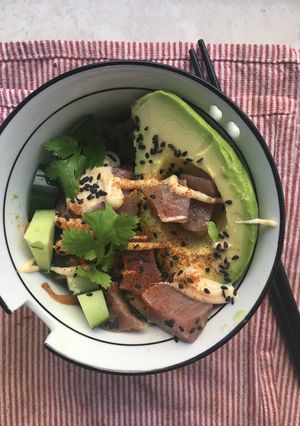 A picture of Tuna poké bowl.