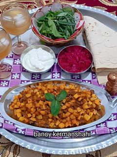 عکسی از دستور خوراک گوشت چرخکرده و سیب زمینی شام فوری