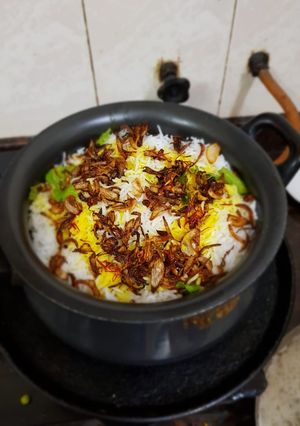 દમ બીરયાની(dum biryani recipe in gujarati) રેસીપી મુખ્ય ફોટો