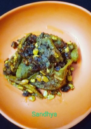 करेले की खट्टी मीठी सब्जी (Karele ki khatti meethi sabji recipe in hindi) रेसिपी मुख्य फोटो