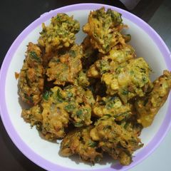 Drum stick leaves pakoda A picture of Drum stick leaves pakoda.