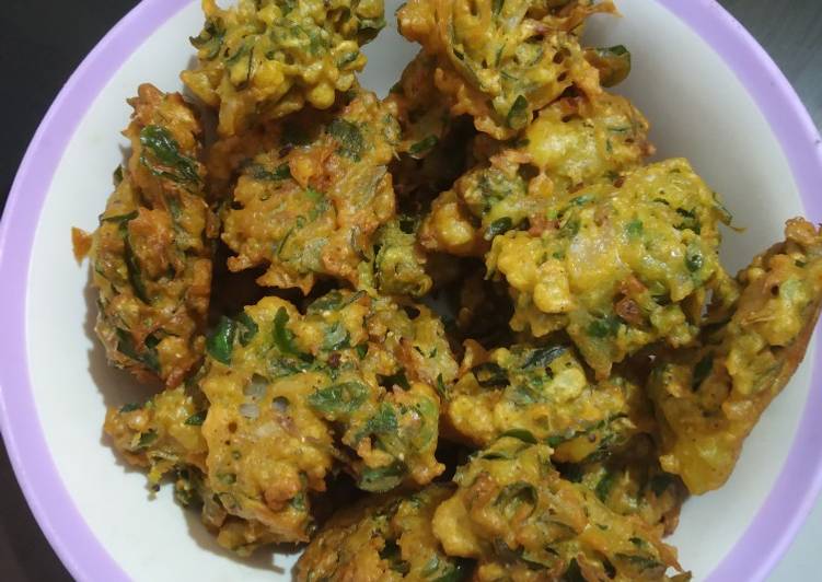 Steps to Prepare Perfect Drum stick leaves pakoda