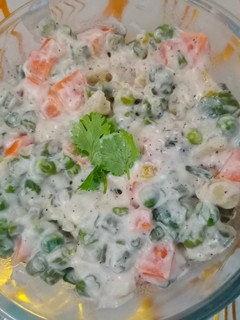 રશિયન સલાડ (russian salad recipe in gujarati) રેસીપી મુખ્ય ફોટો