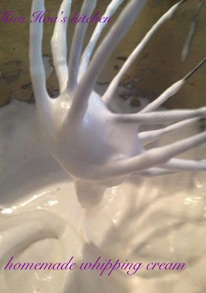 Hình của món Tự làm kem tươi (Homemade whipping cream) .