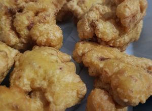 Una foto de Buñuelos de coliflor con curry😋
