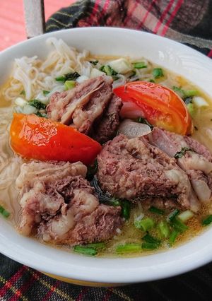 Hình của món BÚN SƯỜN CHUA (cách nấu tối giản).