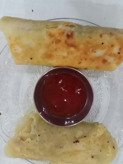 व्हेज स्प्रिंग रोल (veg spring roll recipe in marathi) रेसिपी चे मुख्य फोटो