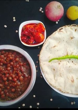 A picture of Dry pigeon peas sabji.