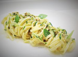 Foto di Tagliolini con zucchine grattugiate e crema di gorgonzola