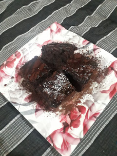 ब्राउनी (brownie recipe in marathi) रेसिपी चे मुख्य फोटो