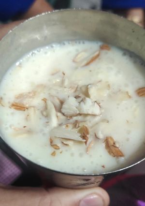 बादाम शेक (badam shake recipe in Hindi) रेसिपी मुख्य फोटो