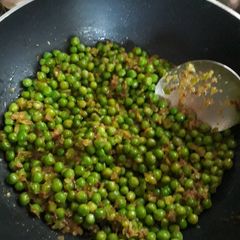A picture of Green Peas Ghughuni.